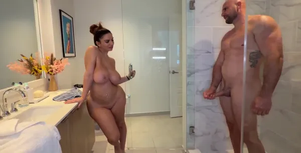 Curvy italian hottie snuck into the shower and enjoys fucking in bed after